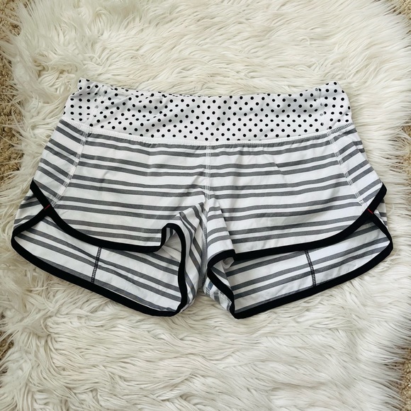 lululemon athletica Pants - {Lululemon} Run: Speed Short in Twin Stripe Black / Mod Dot Printed Black - 6